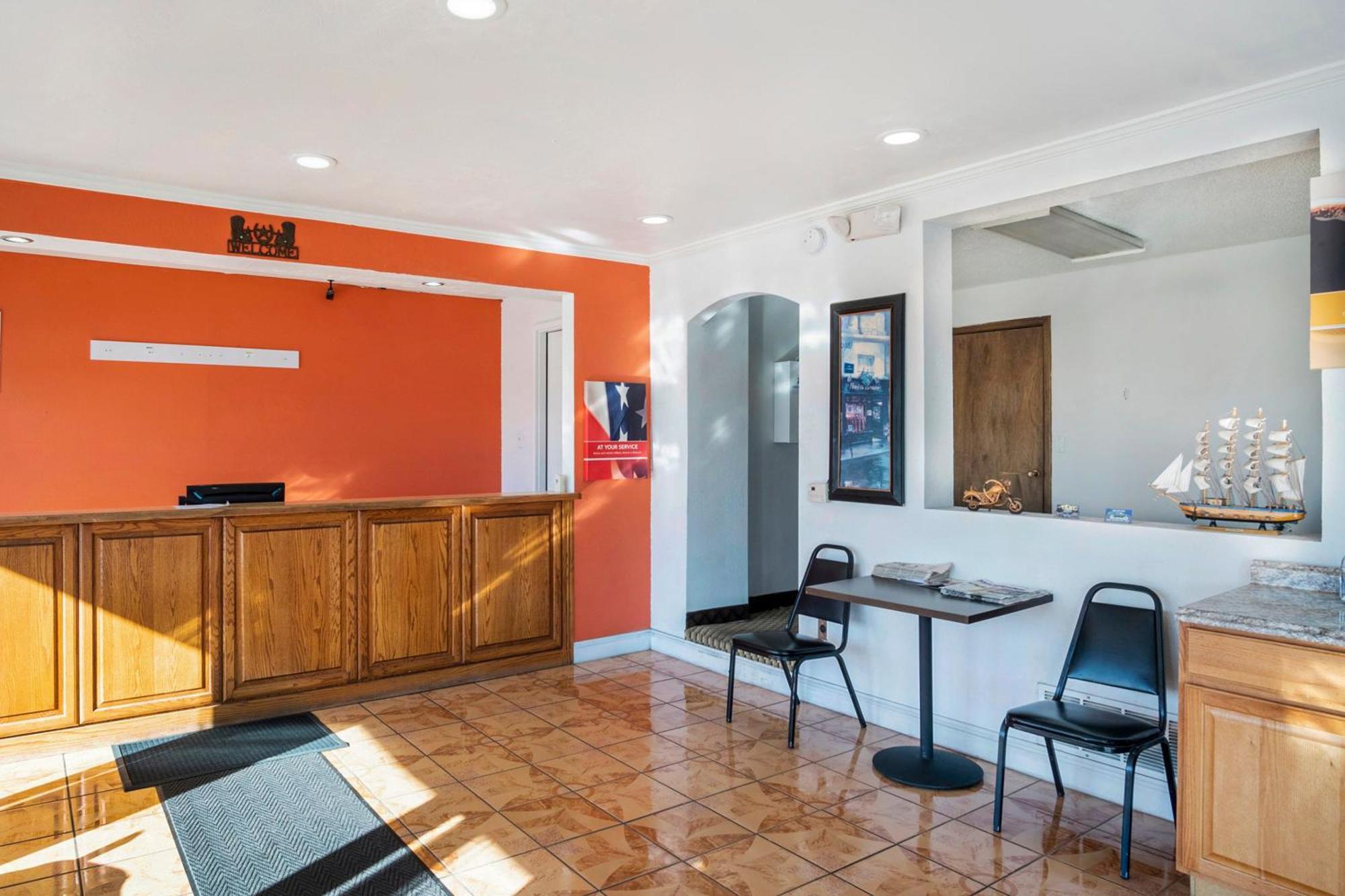 Oyo Townhouse Dodge City Ks Экстерьер фото