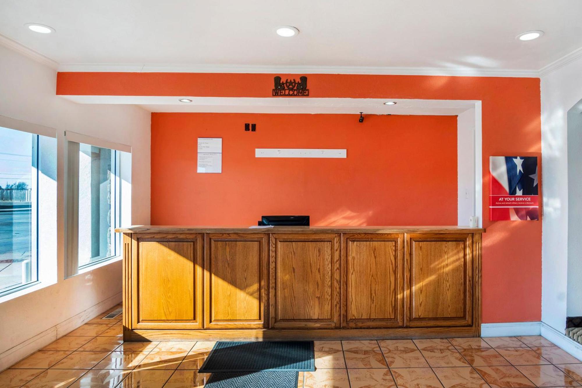 Oyo Townhouse Dodge City Ks Экстерьер фото