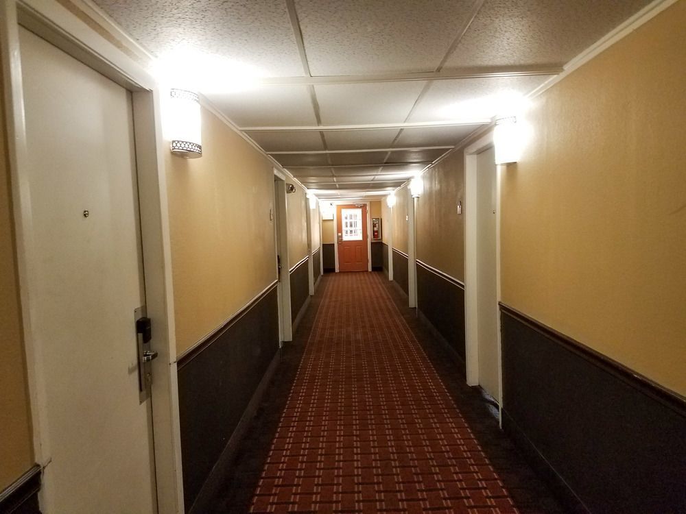 Oyo Townhouse Dodge City Ks Экстерьер фото